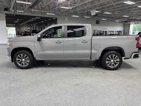Used 2024 Chevrolet Silverado 1500 LT AWD/4WD image 4