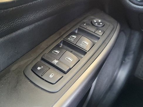 Used 2021 Jeep Cherokee Latitude Lux w/ Comfort/Convenience Group image 27