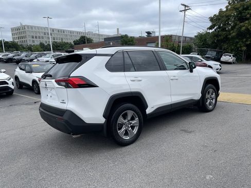 Used 2024 Toyota RAV4 LE AWD/4WD image 8