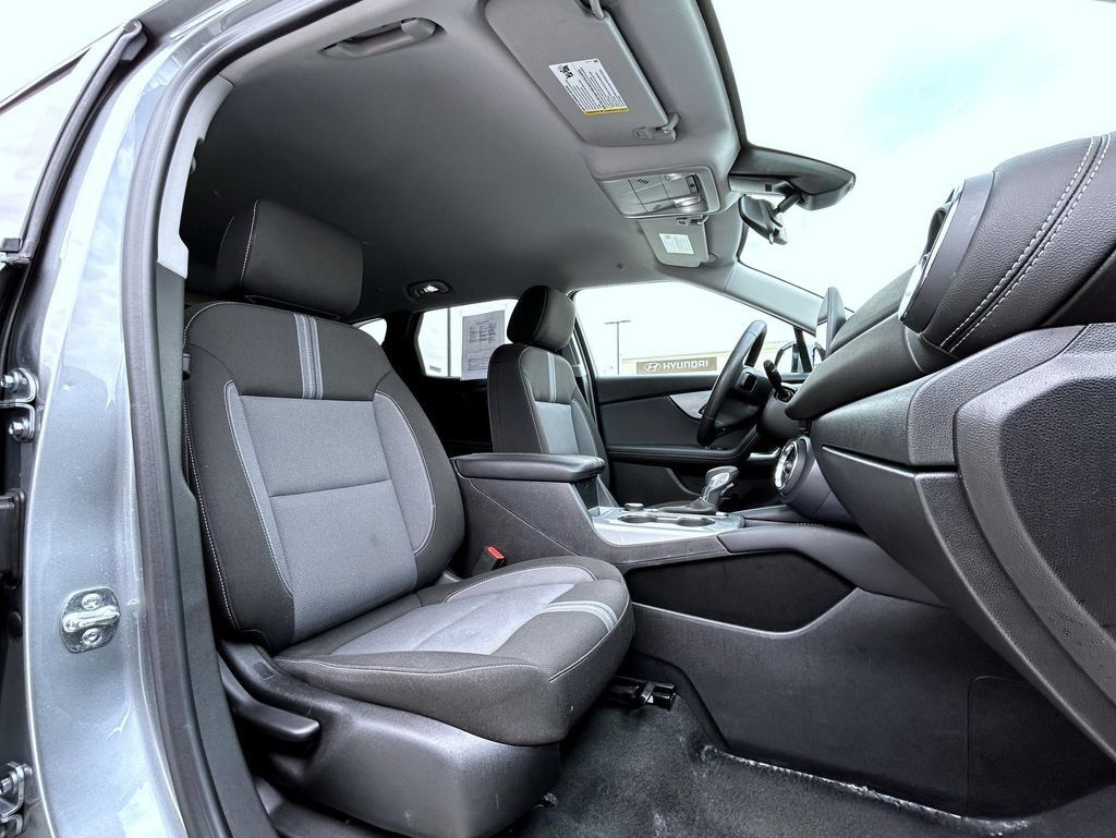 Used 2025 Chevrolet Blazer LT AWD/4WD image 16
