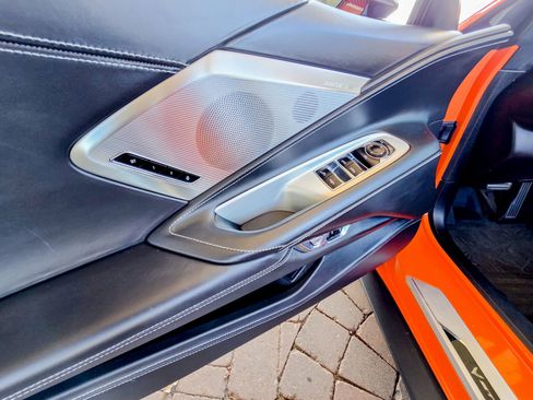 Used 2021 Chevrolet Corvette Stingray Premium Conv w/ Z51 Performance Package image 8