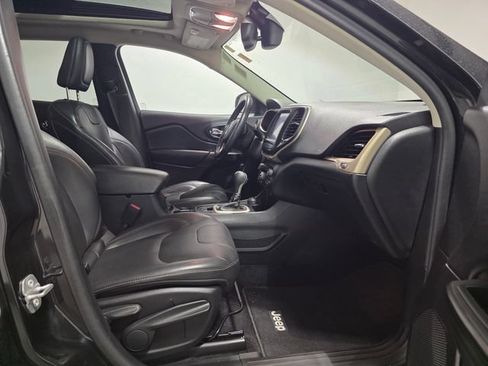 Used 2016 Jeep Cherokee Limited AWD/4WD image 30
