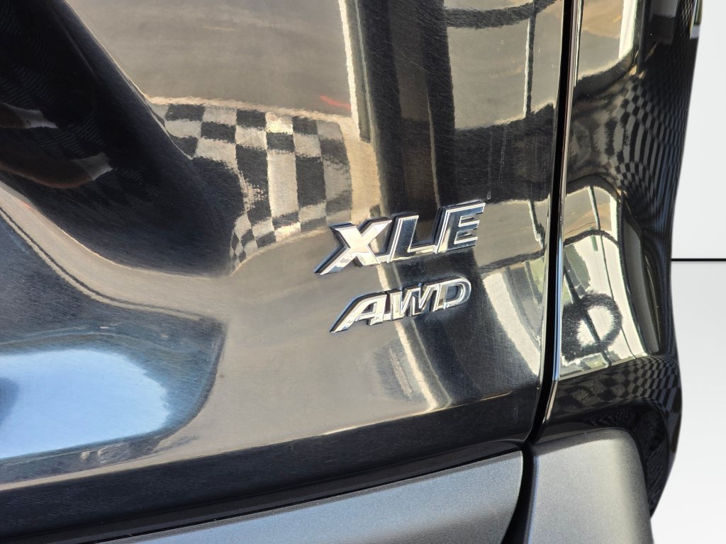 Used 2025 Toyota RAV4 XLE AWD/4WD image 15