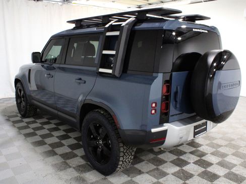 Used 2024 Land Rover Defender 110 S image 30