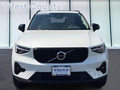 Certified 2023 Volvo XC40 B5 Ultimate w/ Protection Package Premier AWD/4WD image 10