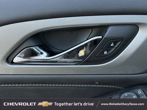 Used 2023 Chevrolet Traverse LT FWD image 21
