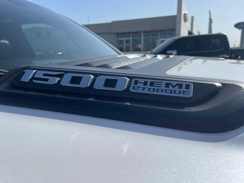 Used 2022 RAM 1500 Laramie w/ Sport Appearance Package AWD/4WD image 9