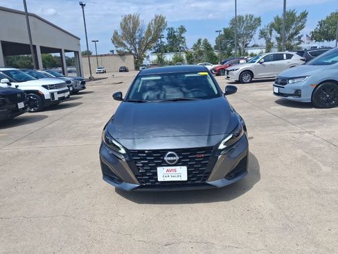 Used 2025 Nissan Altima 2.5 SR FWD image 5