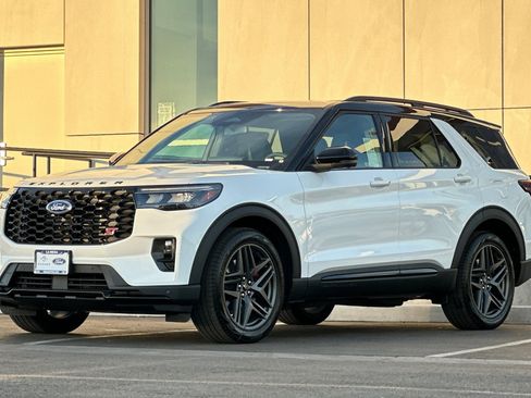 New 2026 Ford Explorer ST w/ Sun And Sound Package image 7