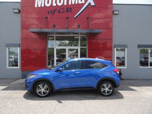 Used 2021 Honda HR-V EX image 2