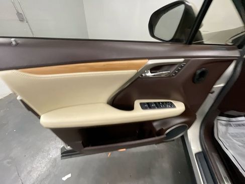 Used 2020 Lexus RX 350L FWD w/ Premium Package image 23