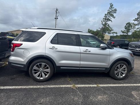 Used 2018 Ford Explorer Limited w/ Equipment Group 301A FWD image 7