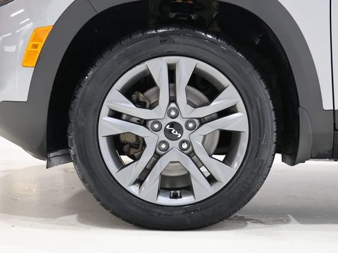 Used 2023 Kia Seltos LX AWD/4WD image 11