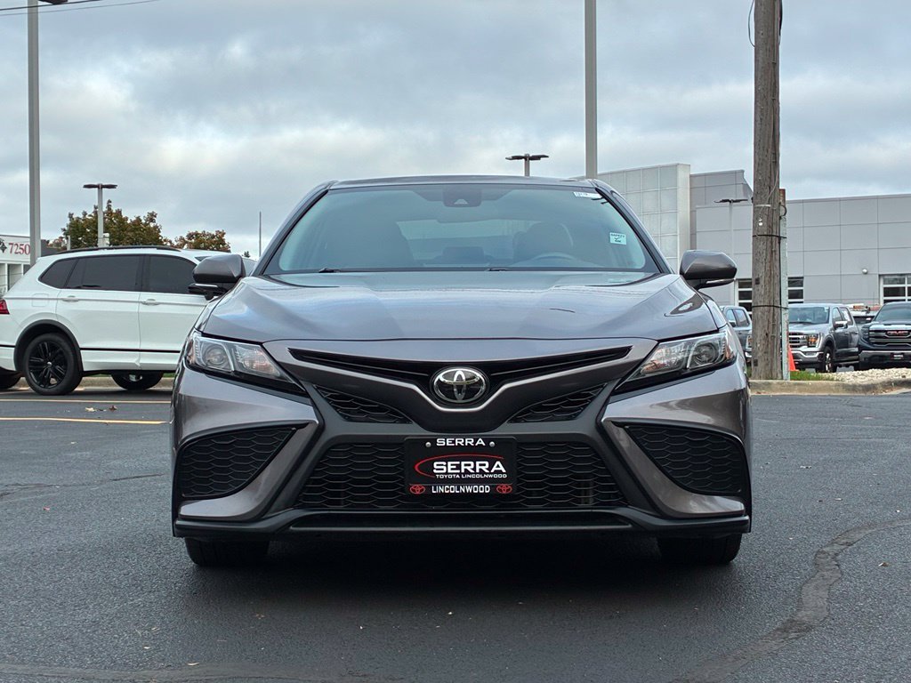 Used 2024 Toyota Camry SE FWD image 2