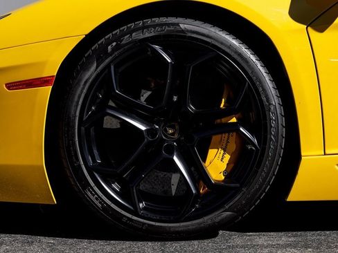 Used 2014 Lamborghini Aventador image 15