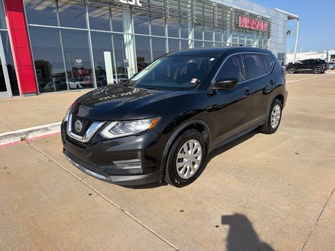 Used 2019 Nissan Rogue S FWD image 1