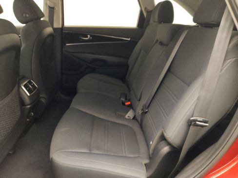 Used 2020 Kia Sorento LX FWD image 18