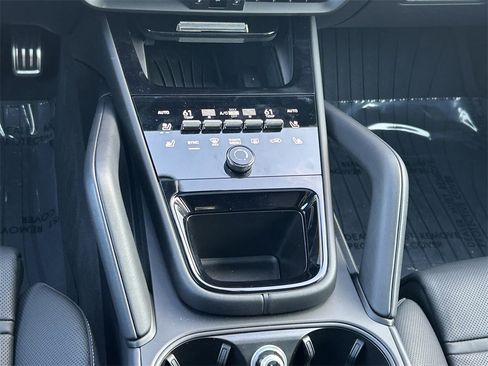 Used 2025 Porsche Cayenne GTS image 22