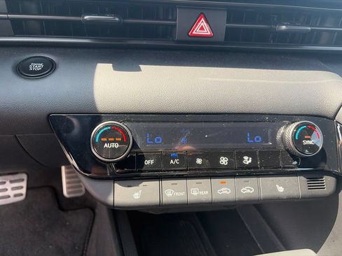 Used 2026 Hyundai Elantra SEL Sport Premium FWD image 18