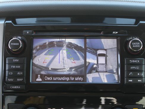 Used 2017 Nissan Titan Platinum Reserve image 10