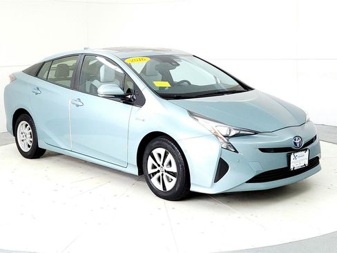Used 2016 Toyota Prius Four image 7