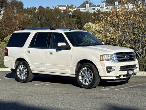 Used 2017 Ford Expedition Limited w/ Equipment Group 301A image 8