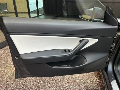 Used 2018 Tesla Model 3 Long Range AWD/4WD image 10
