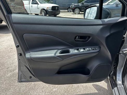 Used 2025 Nissan Versa S FWD image 13