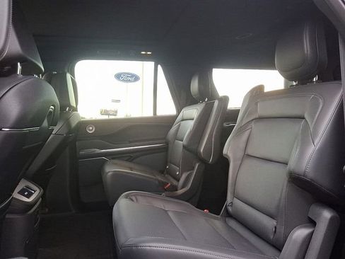 New 2025 Lincoln Navigator L Reserve w/ Jet Appearance Package image 5