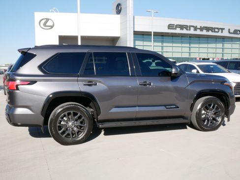 Used 2023 Toyota Sequoia 4WD image 9
