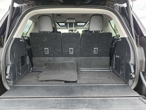 Used 2025 Ford Expedition Platinum AWD/4WD image 25