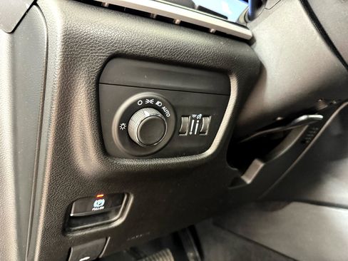 Used 2022 Jeep Grand Cherokee Altitude image 17