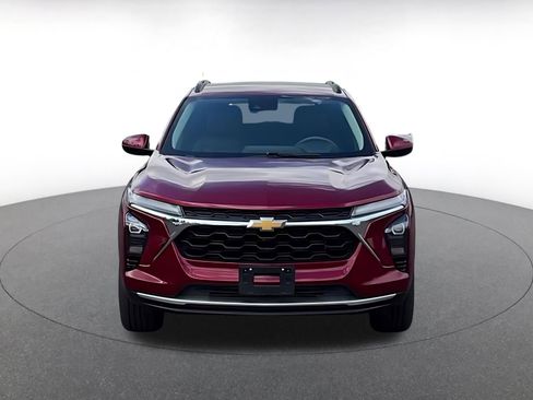 Used 2025 Chevrolet Trax LT image 4