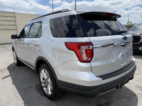 Used 2019 Ford Explorer XLT w/ Equipment Group 202A image 5