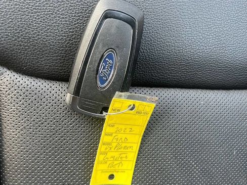 Used 2022 Ford Explorer Limited w/ Equipment Group 301A AWD/4WD image 25