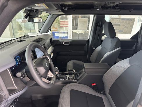 New 2025 Ford Bronco 4-Door AWD/4WD image 16