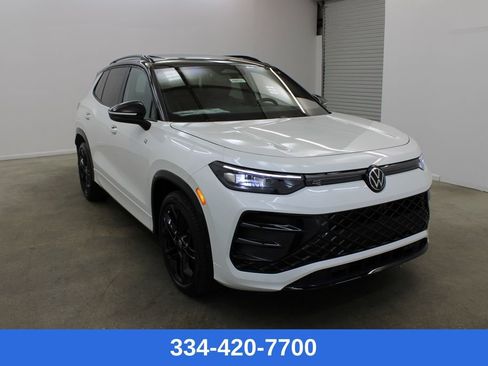 New 2026 Volkswagen Tiguan SE R-Line image 5