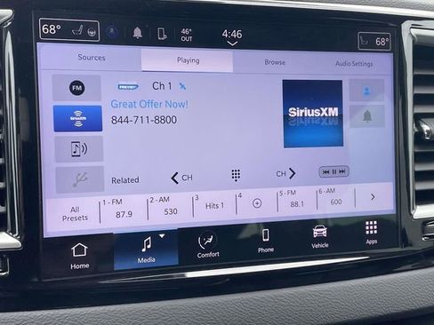 Used 2024 Chrysler Pacifica Touring-L image 36