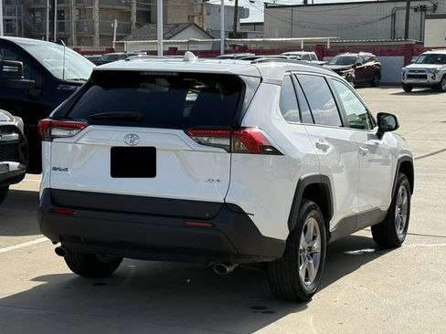 Used 2025 Toyota RAV4 XLE FWD image 4