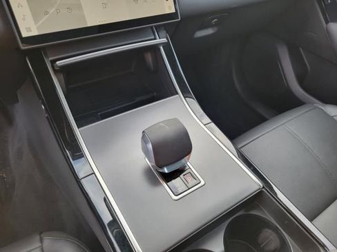 Used 2025 Land Rover Range Rover Velar Dynamic SE image 34