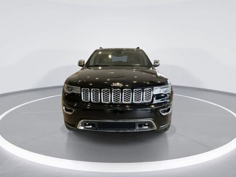Used 2017 Jeep Grand Cherokee Overland image 3