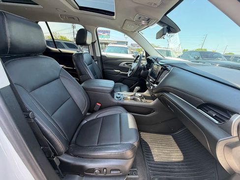 Used 2018 Chevrolet Traverse LT image 24
