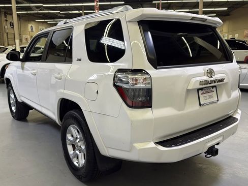 Used 2018 Toyota 4Runner SR5 RWD image 12