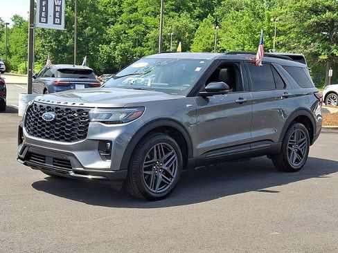 Certified 2026 Ford Explorer ST-Line w/ ST-Line Street Pack AWD/4WD image 3