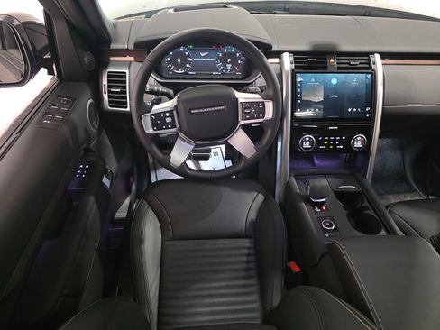 Certified 2025 Land Rover Discovery Dynamic SE AWD/4WD image 19