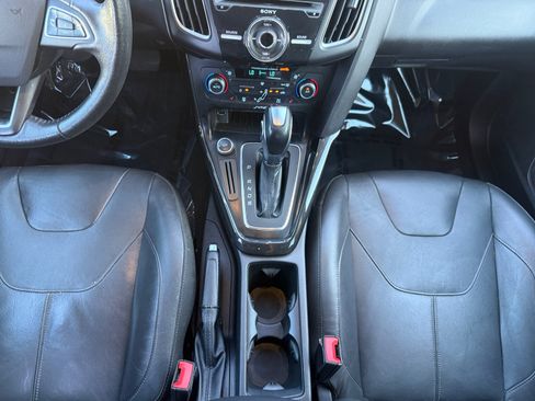 Used 2015 Ford Focus Titanium w/ Titanium Technology Package FWD image 23