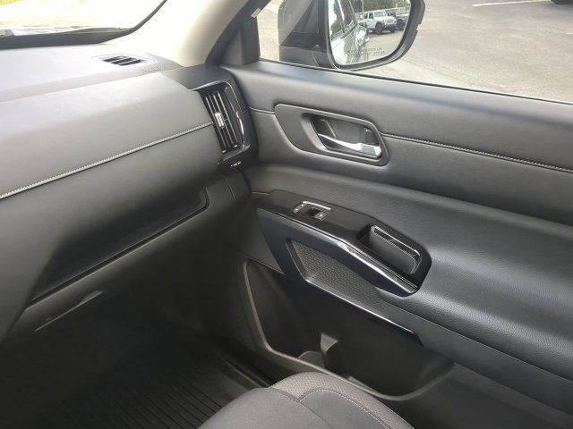 Used 2022 Nissan Pathfinder SV FWD image 19