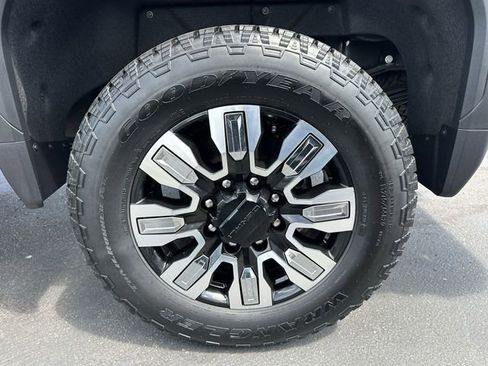 New 2025 GMC Sierra 2500 Denali w/ Denali Reserve Package image 34