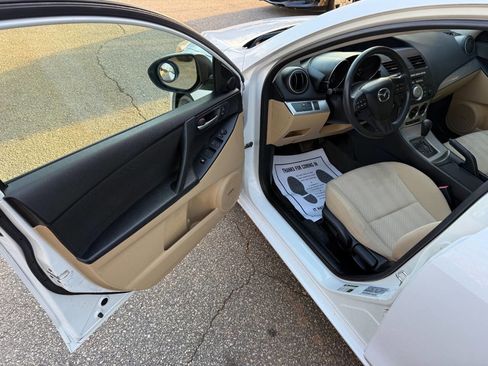 Used 2011 MAZDA MAZDA3 i Touring image 9