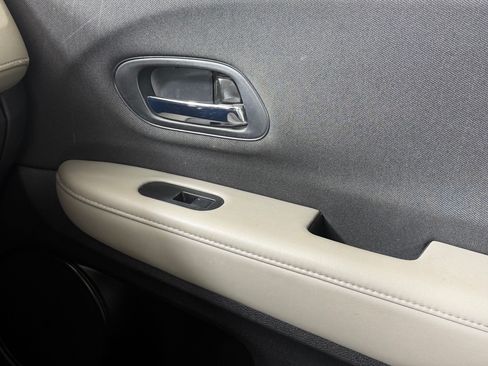 Used 2022 Honda HR-V LX image 25